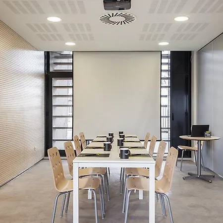 Residencia Deportiva Sercotel Barcelona Sailing אכסניה